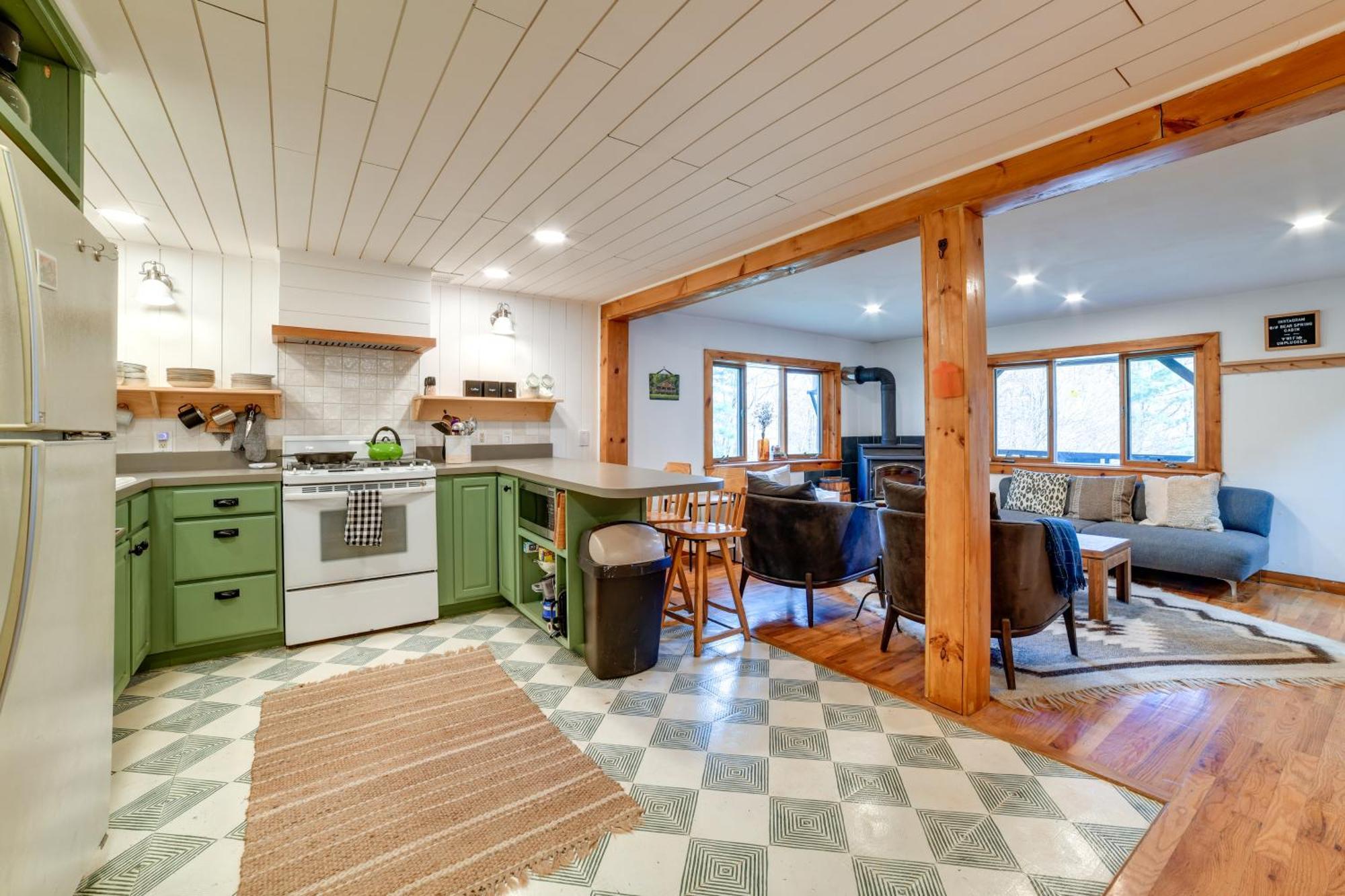 Hilltop Walton Getaway With Picturesque Views! Exterior photo